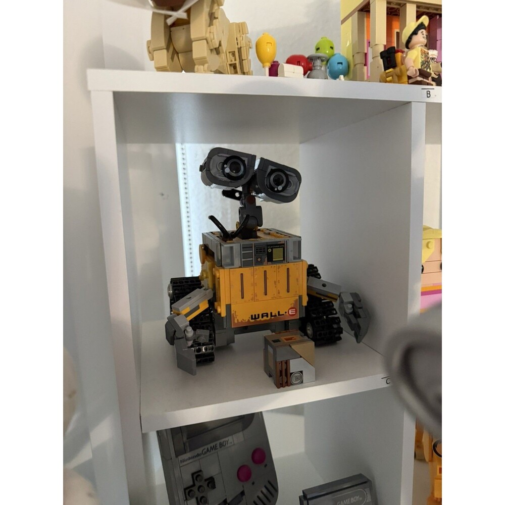 LEGO Disney Pixar WALL-E & EVE 43279 Complete w/ Instructions Pre-Owned 811pc